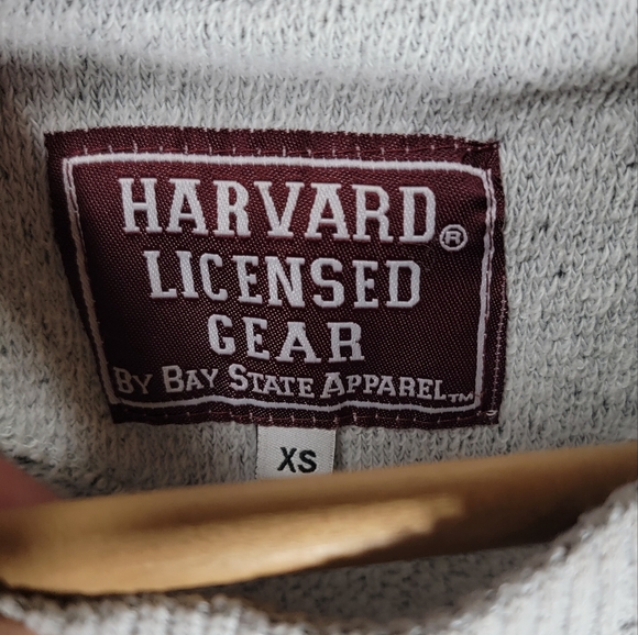 Unisex Harvard University est. 1636 size XS Licensed Gear gray sweater. Nice! - Picture 3 of 4